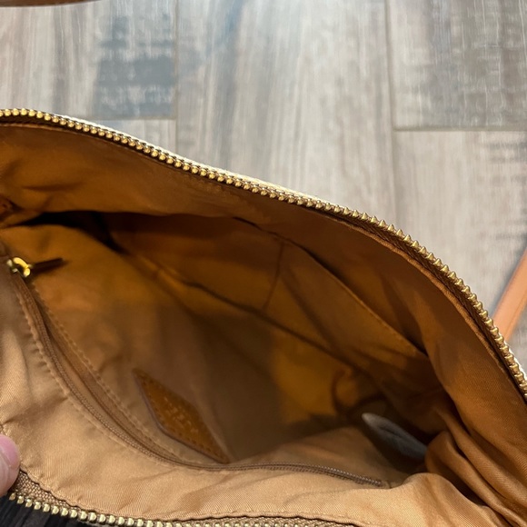 Fossil purse - Picture 3 of 3